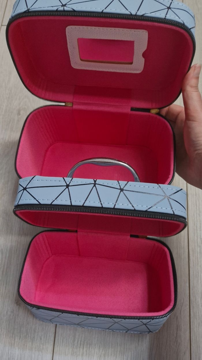 Lot de 2 vanitys - photo numéro 4