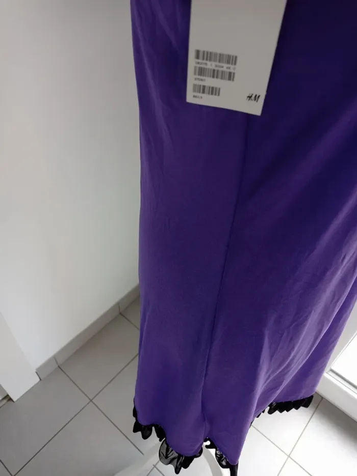 Magnifique nuisette sexy violette sexy avec dentelle noire avec noeuds neuve avec étiquette T.L H&M - photo numéro 3