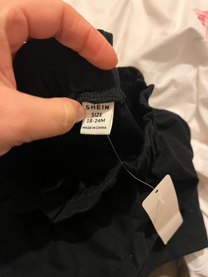 Short fille noir - photo numéro 2