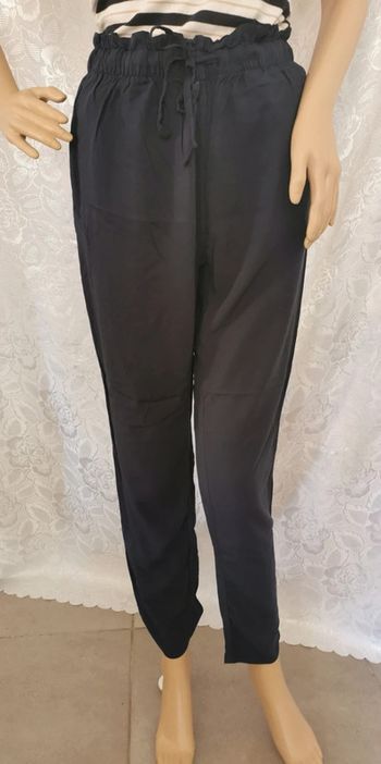 Pantalon bleu. Taille 36.Esmara