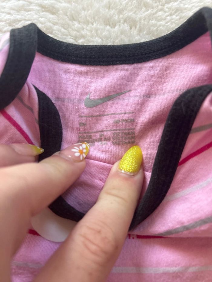 Body ~ Nike ~ 9 mois - photo numéro 2