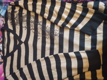 pull pour homme rayé noir beige