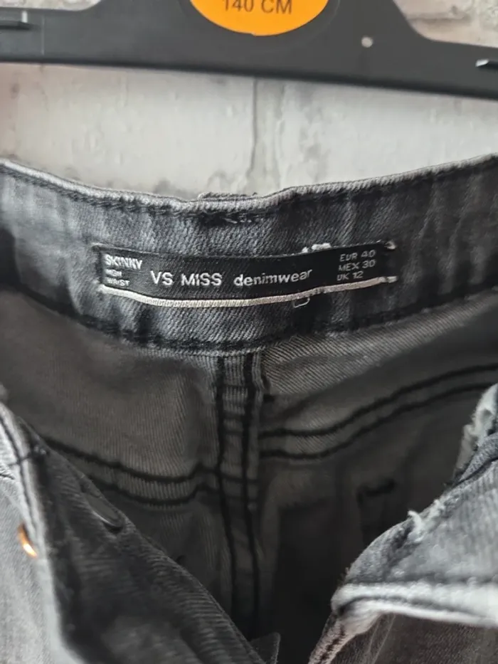 Jean taille 40 VS miss - photo numéro 2