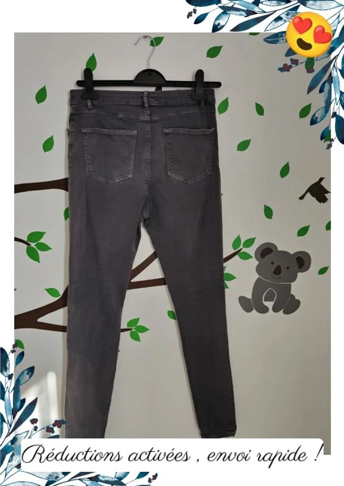 Jean trouée femme Bershka T42 - photo numéro 4