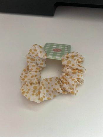 Chouchou a pois jaune