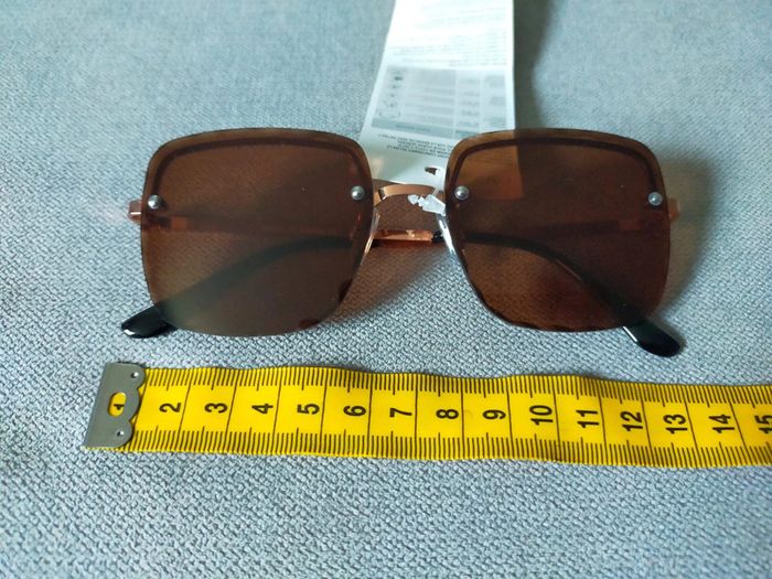 Lunettes de soleil carrées marron – Neuf avec étiquette - photo numéro 8