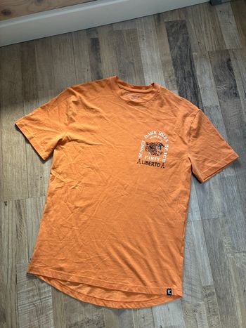T-shirt orange