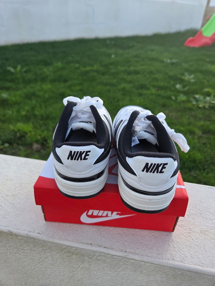 Basket neuve nike noir et blanche style dunk low af1 air force one gamma - photo numéro 3