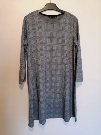Robe trapèze Stradivarius M