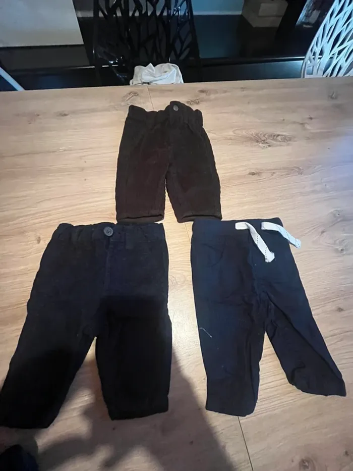 Lot de 3 pantalon taille 1 mois (54 cm) ( prix à l’unité)