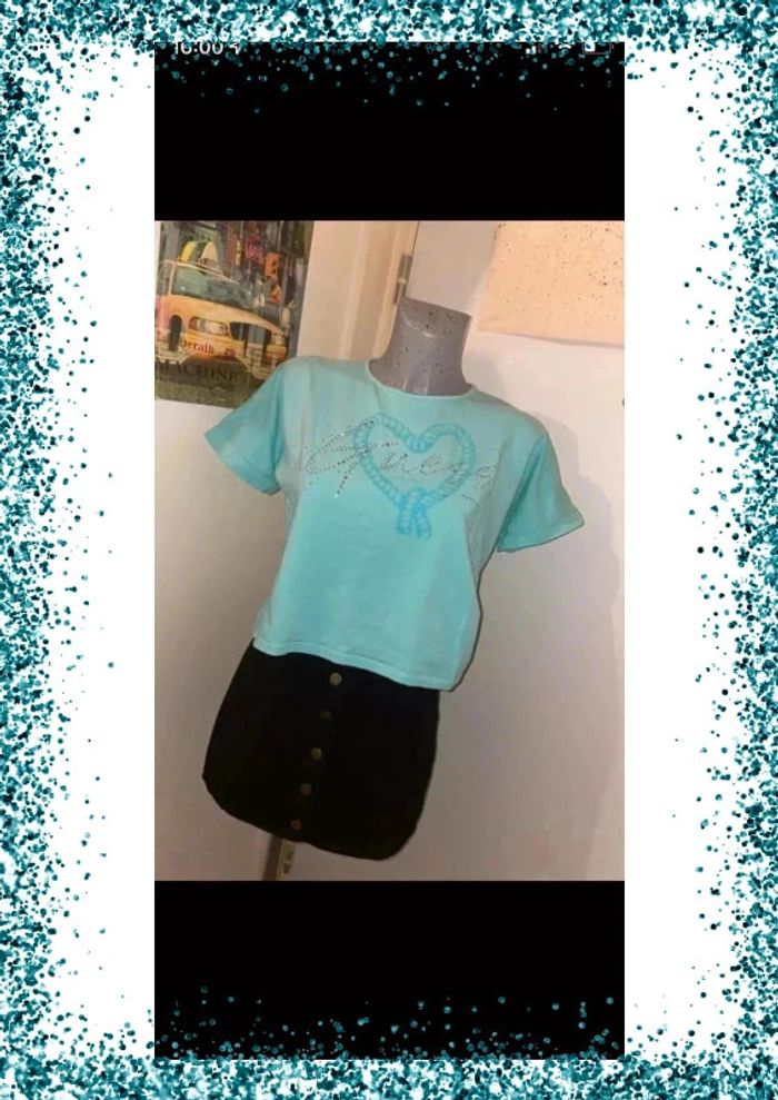 Superbe t-shirt guess - photo numéro 3