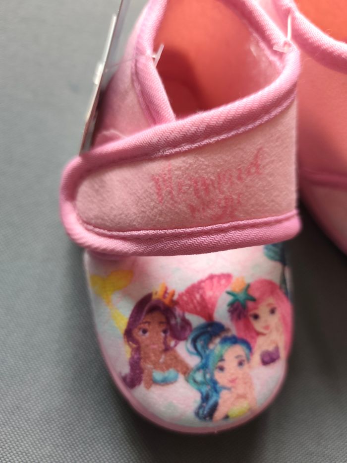Paire de chaussons neufs 🦄 Taille 21/22 - photo numéro 3