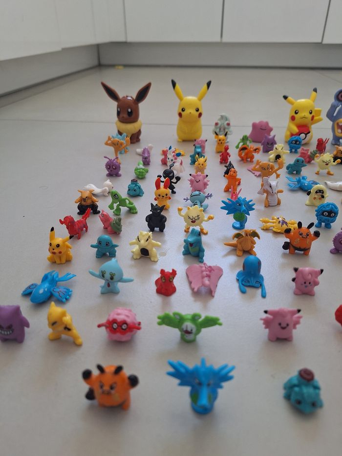 Lot de 96 minis figurines pokemon + 6 plus grandes : pikachu, salameche, bulbizare ... - photo numéro 4