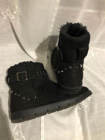 Bottes fourrées daim suédine clous 37 état proche du neuf