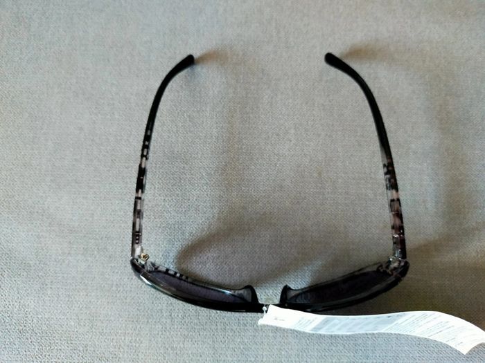 Lunettes de soleil œil de chat noir et écaille - photo numéro 4