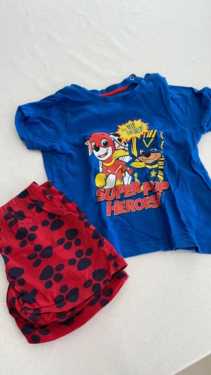 Pyjama taille 12/24 mois