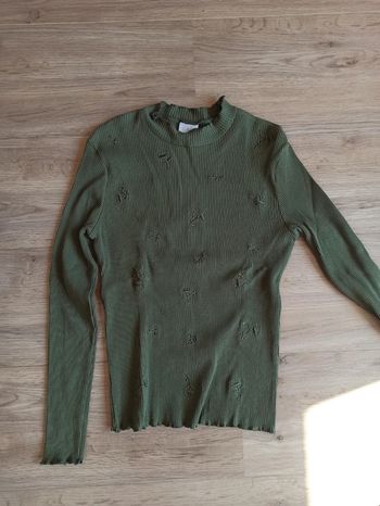 T-shirt col montant vers zara taille 11 12 ans broderies fleurs