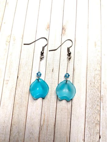 Magnifique paire de boucles d'oreilles pendantes bleu