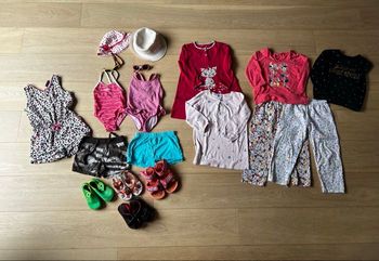 Lot nuit et plage / piscine : maillot, chapeau, pyjama fille 4/5 ans