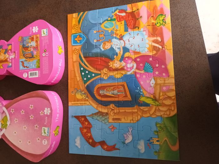 puzzle fille la princesse à la grenouille neuf 36 pieces djeco à partir de 4 ans 4+ - photo numéro 2