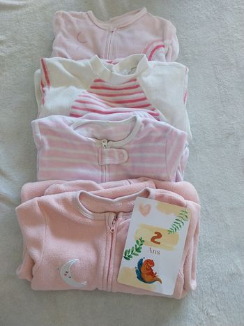 Lot 4 pyjama 2 ans 