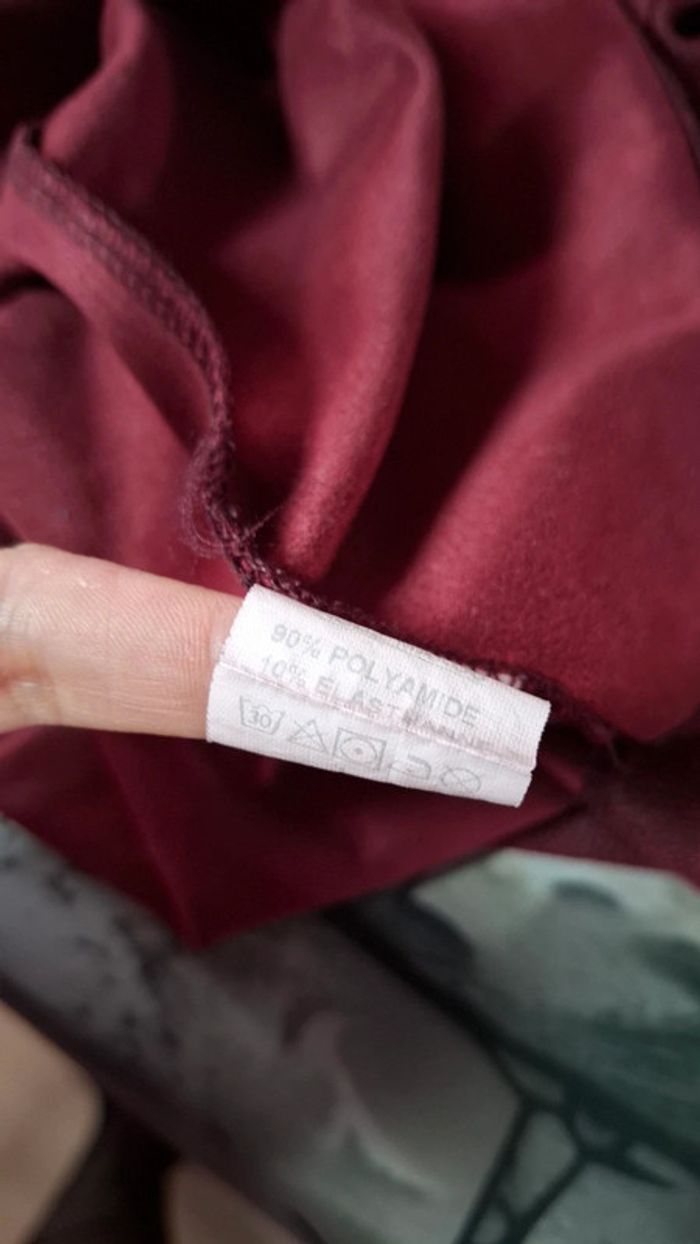 Robe douce bordeaux effet peau reptile - photo numéro 15