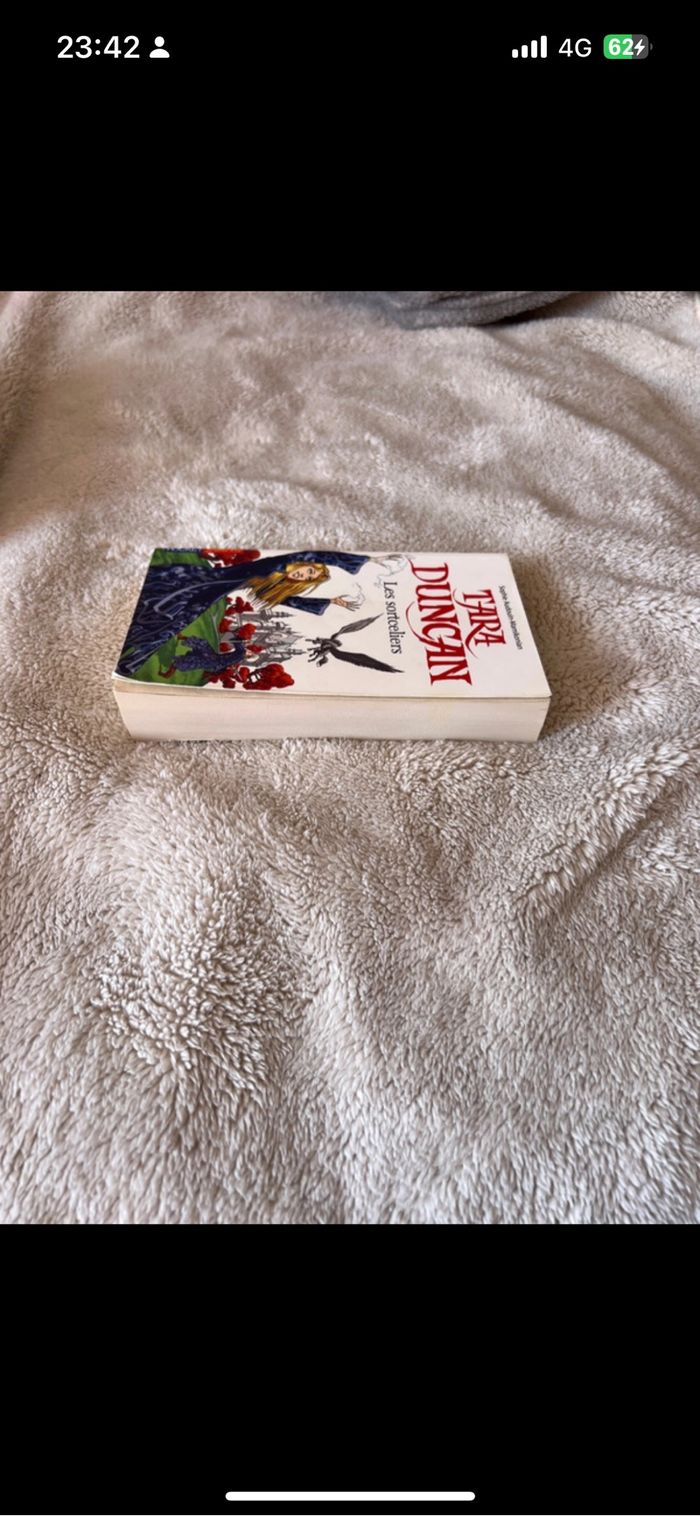 Livre Tara Duncan de Sophie Audouin- Mamikonian - photo numéro 3