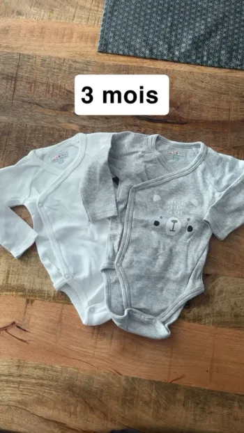 Bodies taille 3 mois
