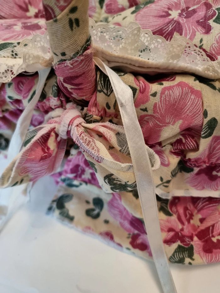 Panier en osier vintage fait main avec son couvercle matelassé - photo numéro 6