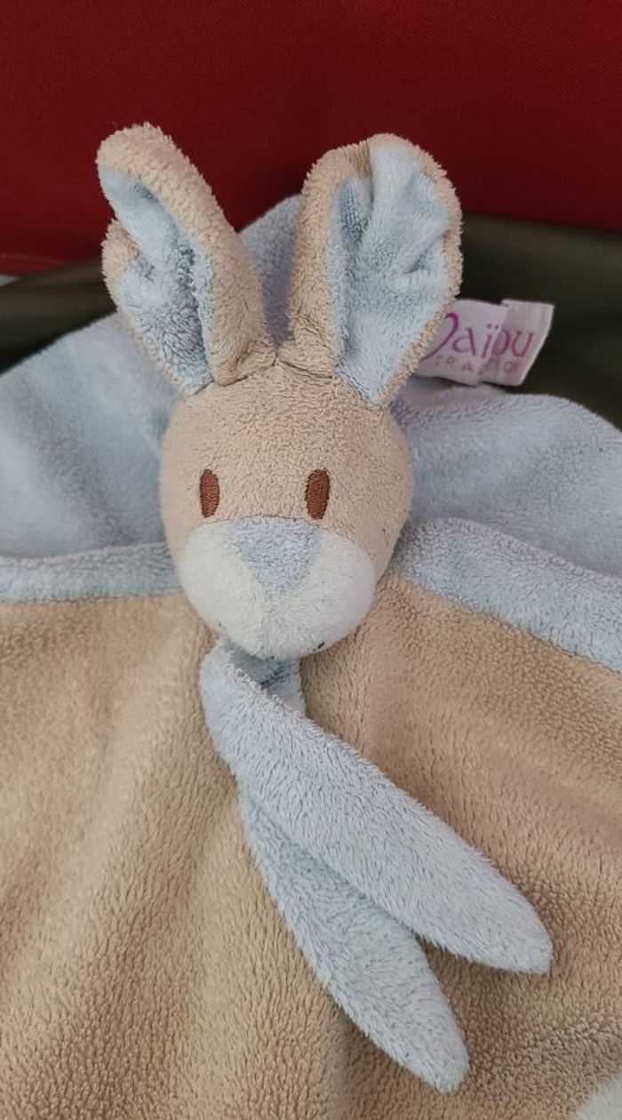 Doudou Lapin carré plat beige et bleu - Attache tétine- Mailou - photo numéro 2
