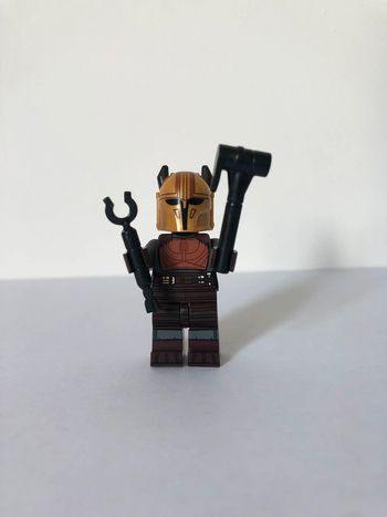 Figurine type lego la forgeronne. Star Wars