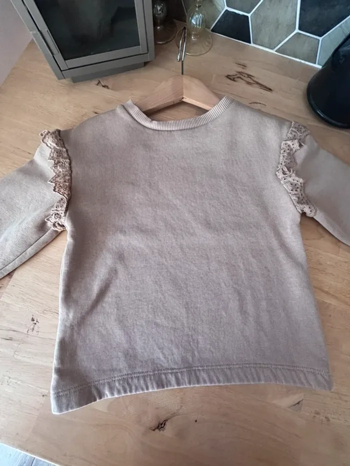 Petit pull beige • Kiabi • 4 ans - photo numéro 2