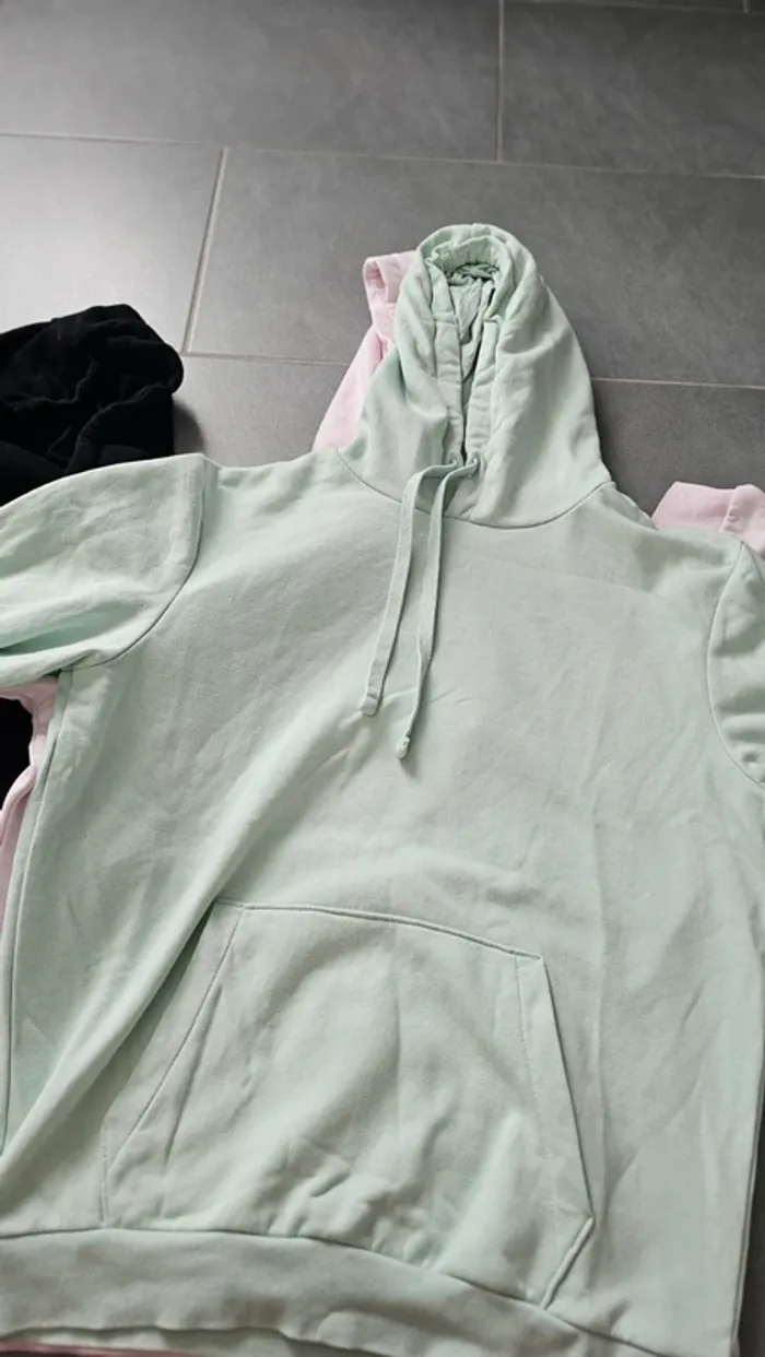 3 sweats - photo numéro 4
