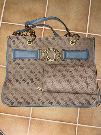 Sac et portefeuille guess