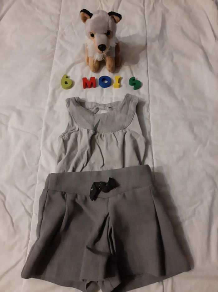 Short gris fin Kiabi et haut gris Vertbaudet