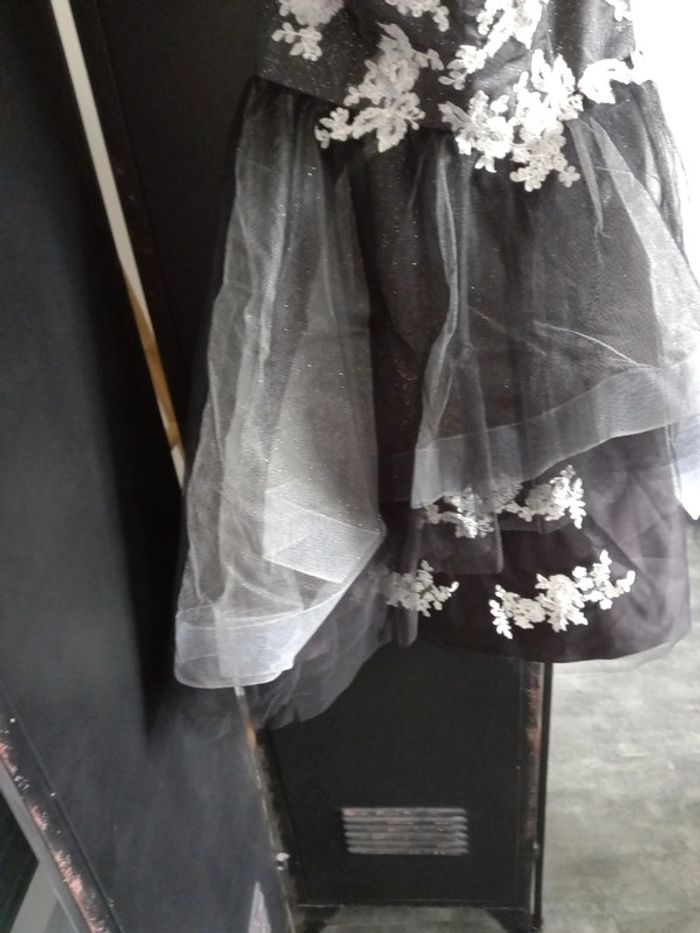 Robe de soirée, couleur noir, Disney, Taille 36 - photo numéro 4