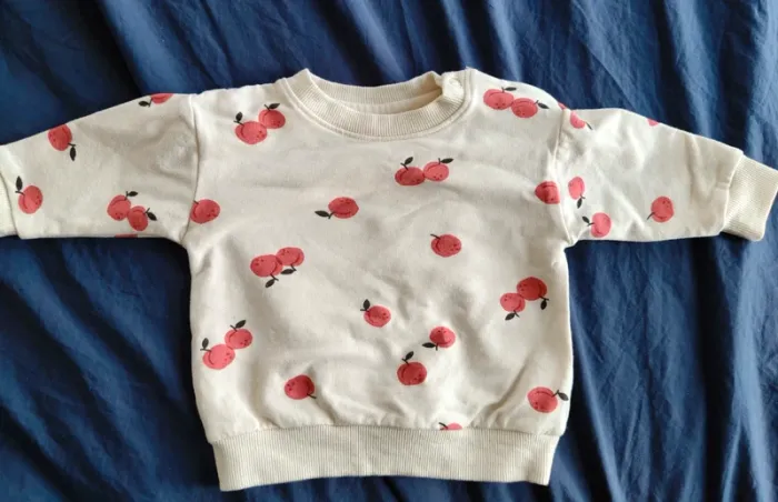 Pull chaud fille Zeeman beige pommes 68 cm - photo numéro 4