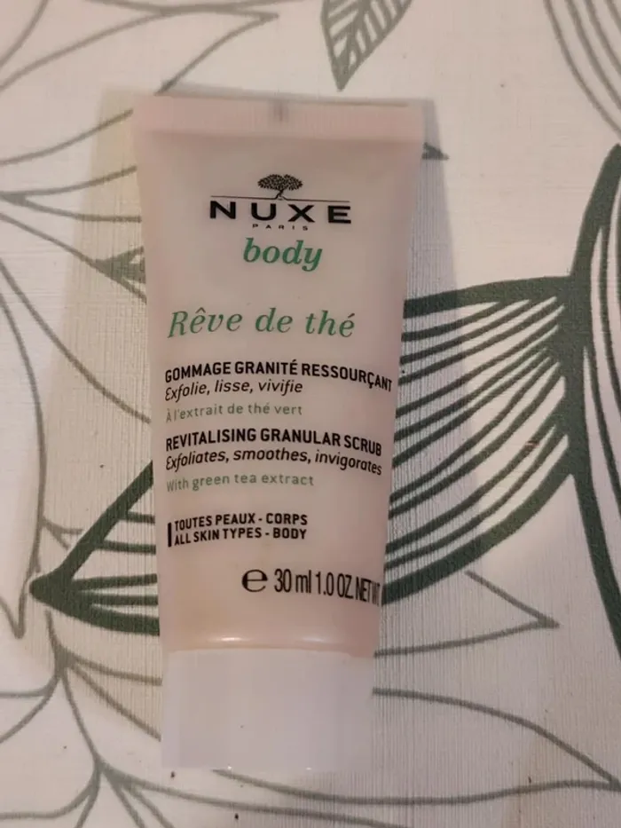 Nuxe body gommage granité ressourçant reve de thé 30ml