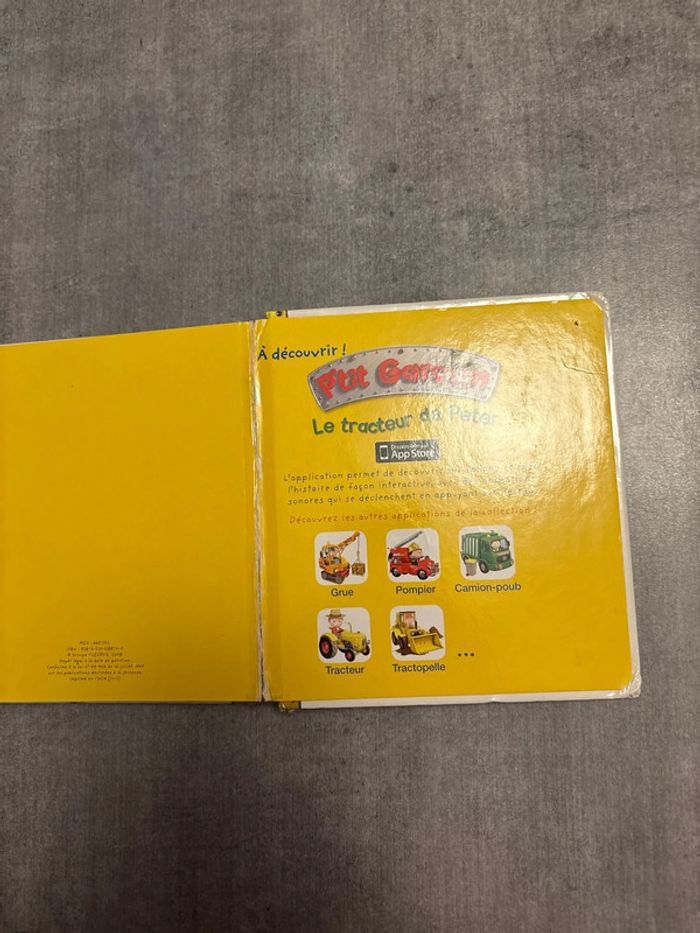 Livre, petit garçon, le tracteur de Peter - photo numéro 3