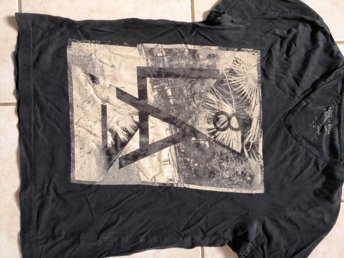 Tee shirt