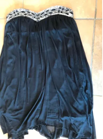 Superbe  robe  Asos de  soirée  ou cérémonie (40)  état neuf