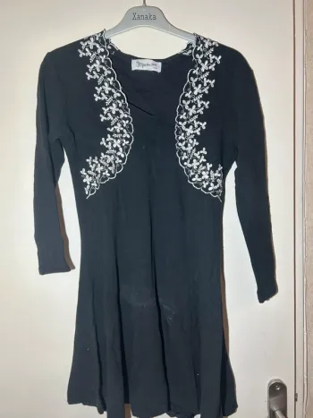 Robe noire pourquoi pas nous Paris