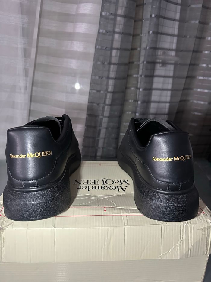 Sneakers Alexander McQueen noires – taille 43, boîte abîmée - photo numéro 4