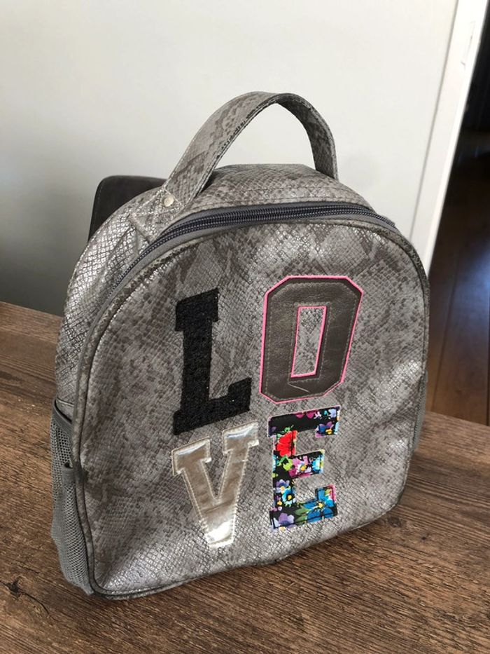 École Mooie/rugtas van Shoesme - photo numéro 2