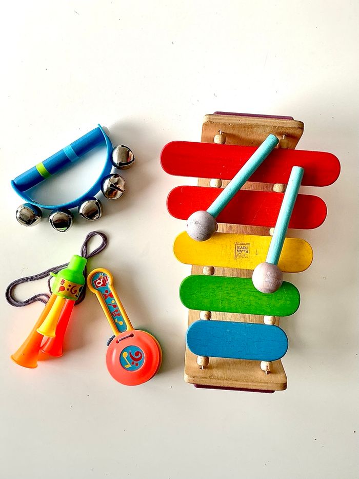 Lot (partiel possible) de jouets d’éveil musicaux
