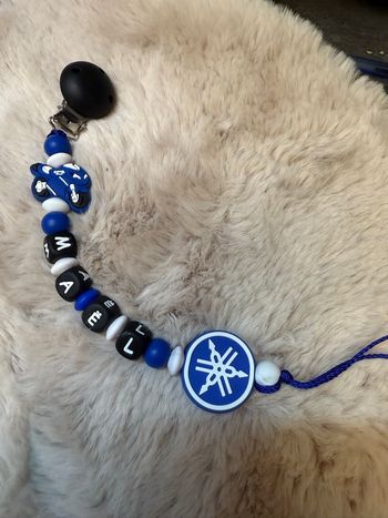 Attache tétine Yamaha