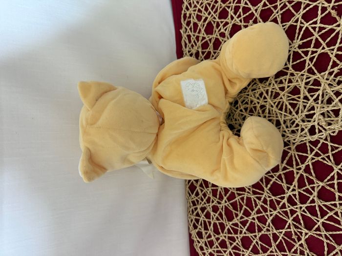 Peluche chat BENGY jaune blanc noeud satin 34 cm - photo numéro 3