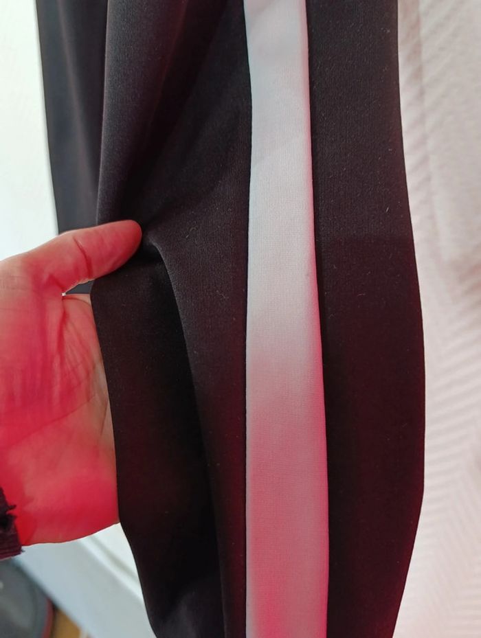 Pantalon ou pantacourt noir et blanc taille 38 - photo numéro 4