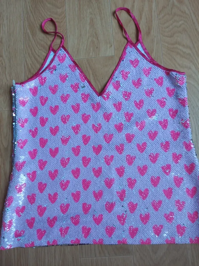 Top à mini sequins motifs coeurs - photo numéro 2