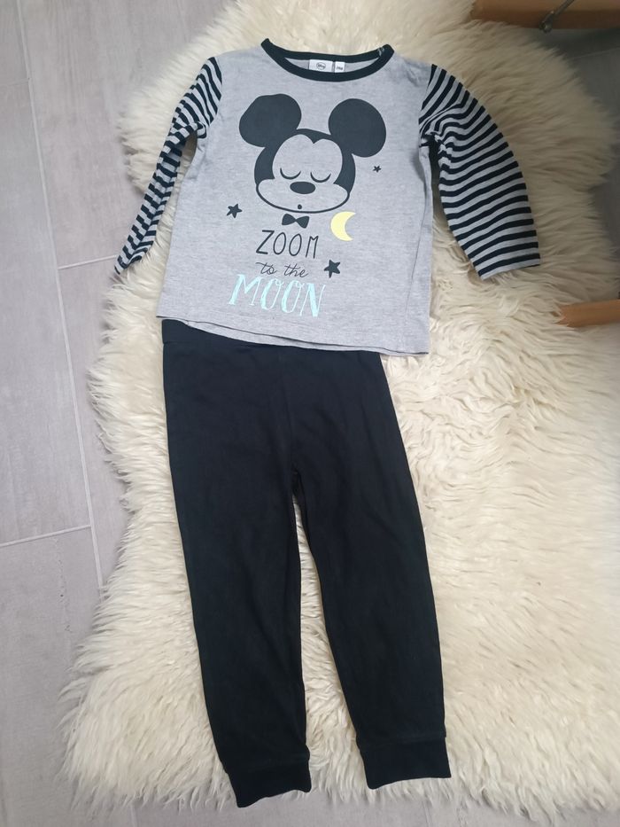 Pyjama Mickey Disney taille 24 mois